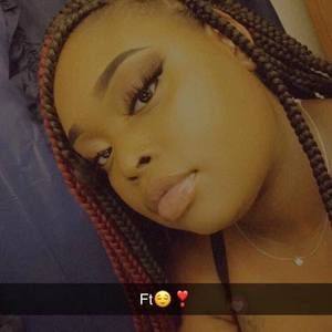 Meet your Posher, Larria